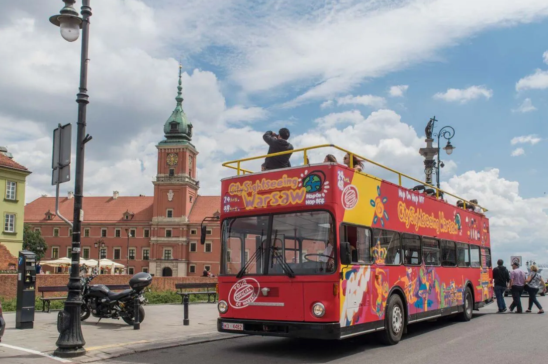 Sightseeing in Warsaw by bus with the City Sightseeing Warsaw service