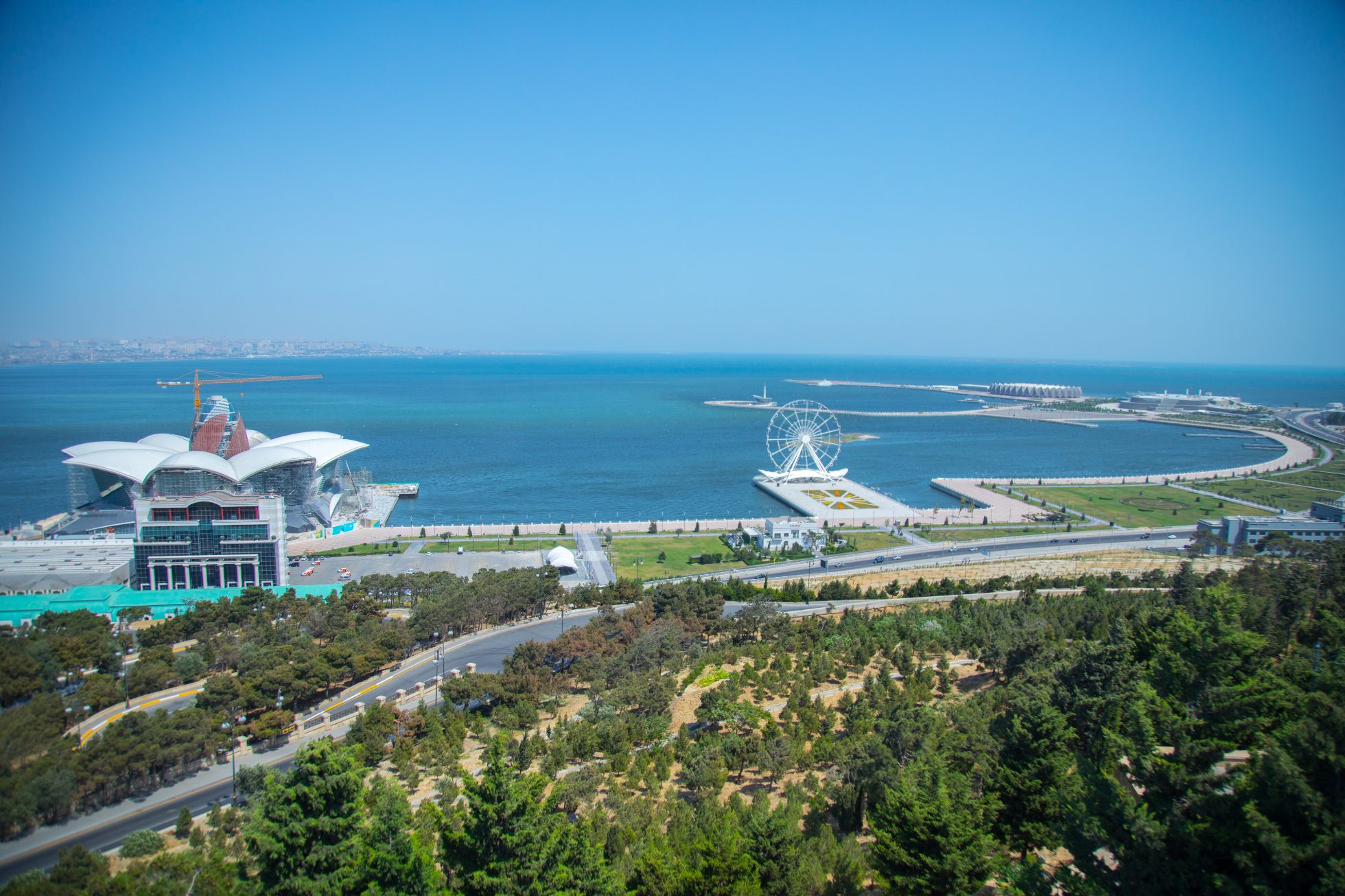 Panorama Baku z wybrzeżem Morza Kaspijskiego