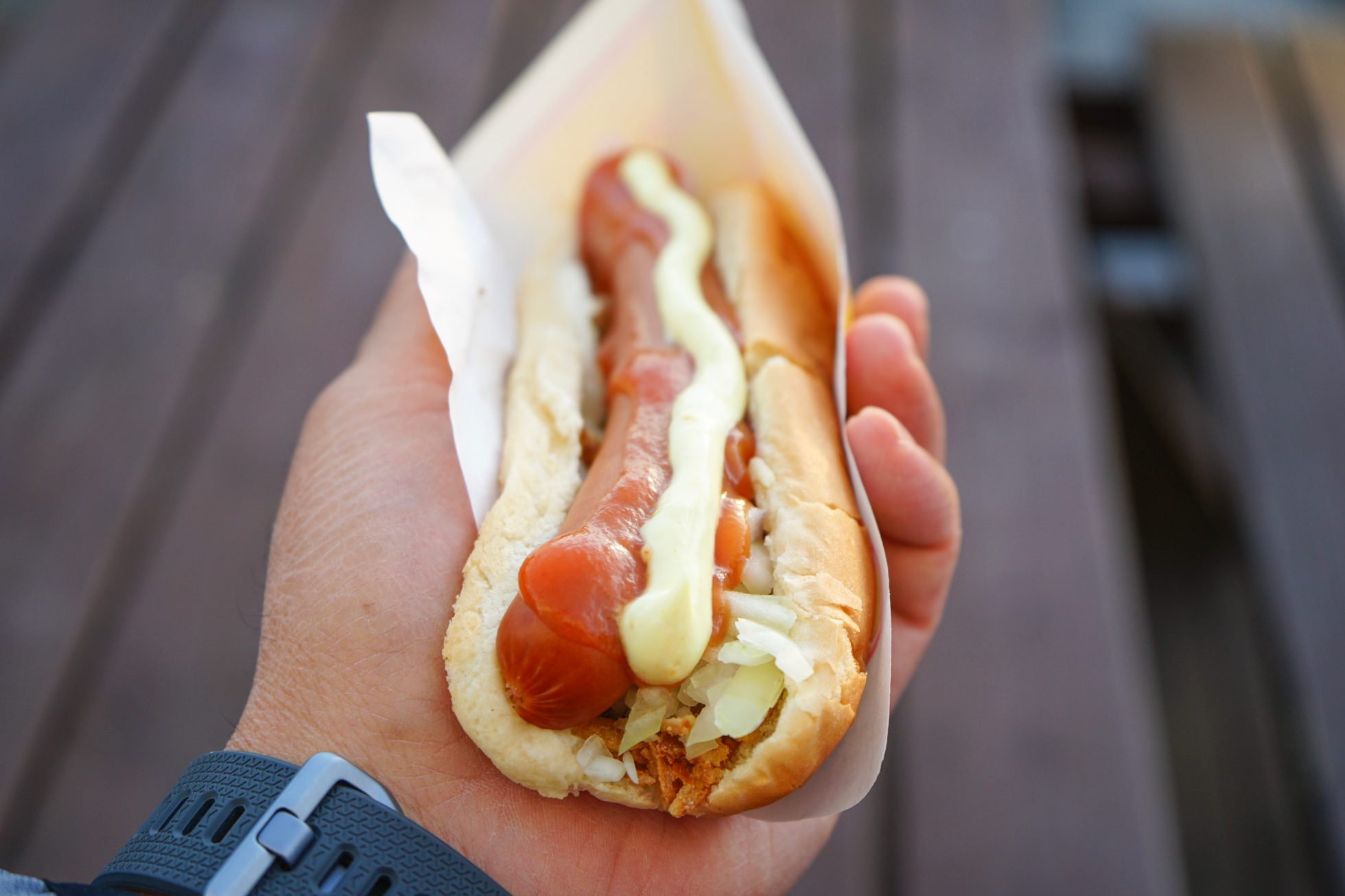 Jedna z podstawowych islandzkich potraw, hotdog