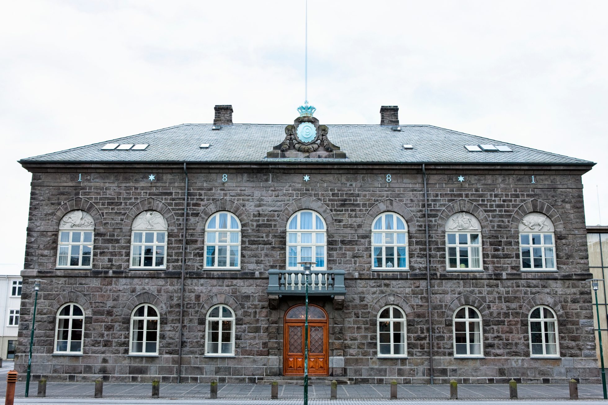 Budynek parlamentu w Reykjaviku, Islandia.