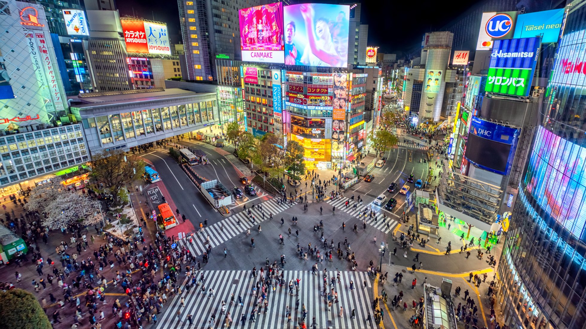 Widok na skrzyżowanie w Tokio