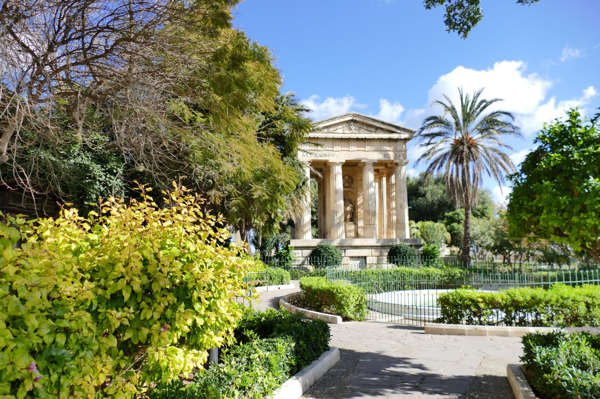 Widok na Upper Barrakka Gardens w Valettcie na Malcie