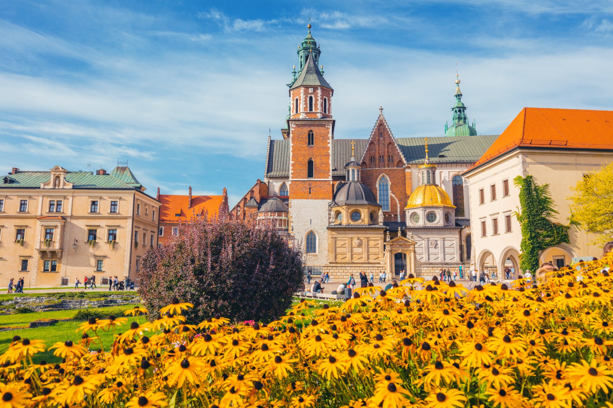 Katedra Wawelska w Krakowie w słoneczny dzień. Kraków, Małopolska, Polska.