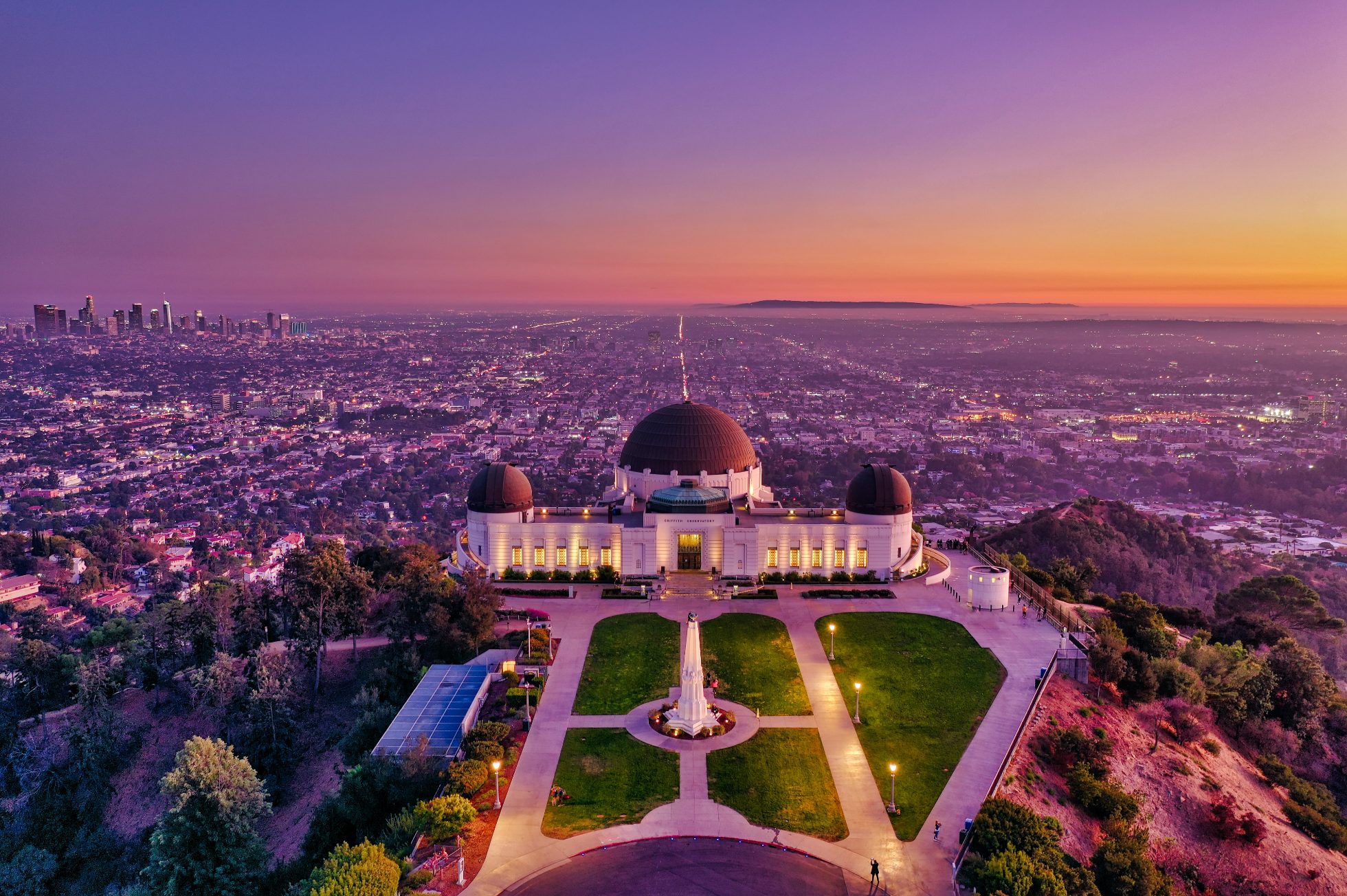 Panorama Los Angeles o zachodzie słońca z obserwatorium Griffith