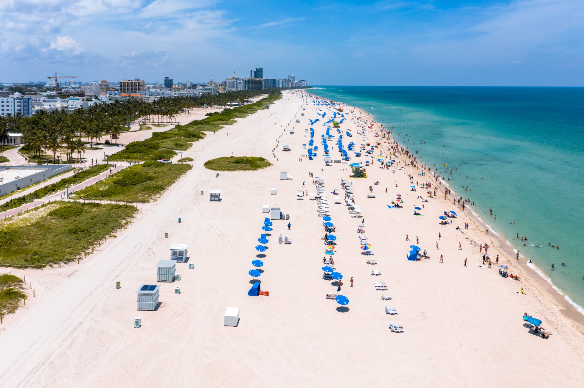 Vue aérienne de South Beach en été, Miami, Floride, États-Unis