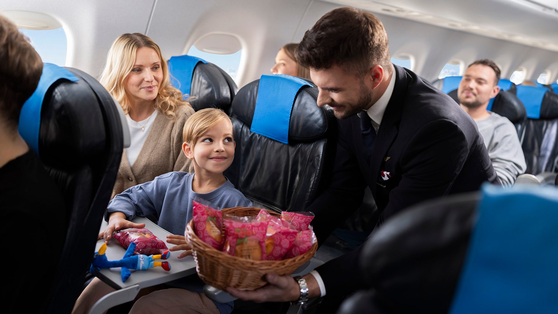 Pasażer korzysta z oferty LOT Business Class